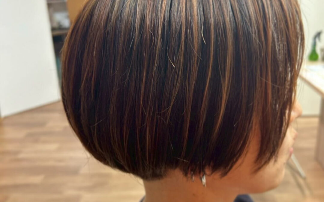 ショートボブ　