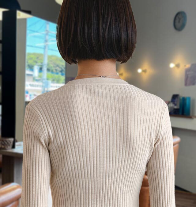 内巻きストレートボブ